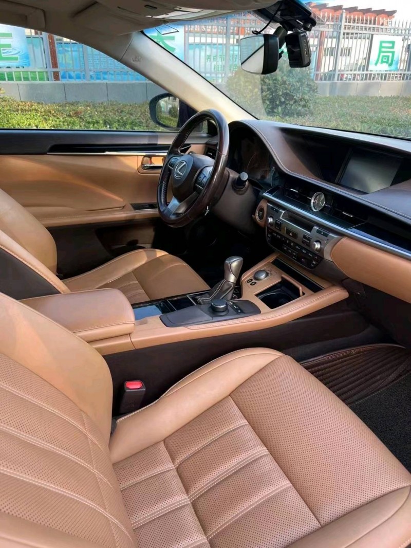 徐州16年雷克萨斯ES6