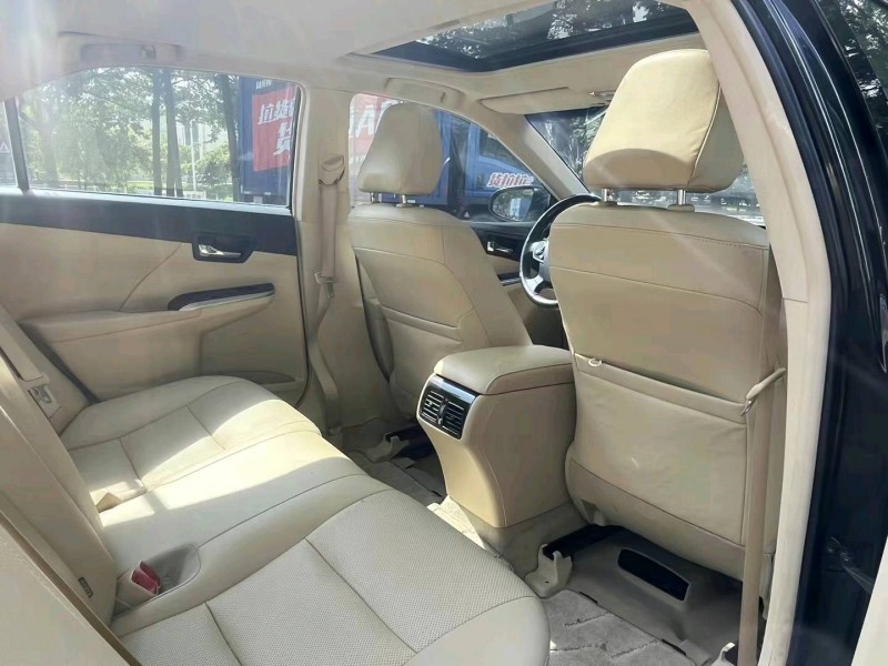 东莞17年丰田凯美瑞4