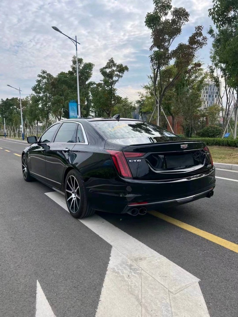 徐州20年凯迪拉克CT68