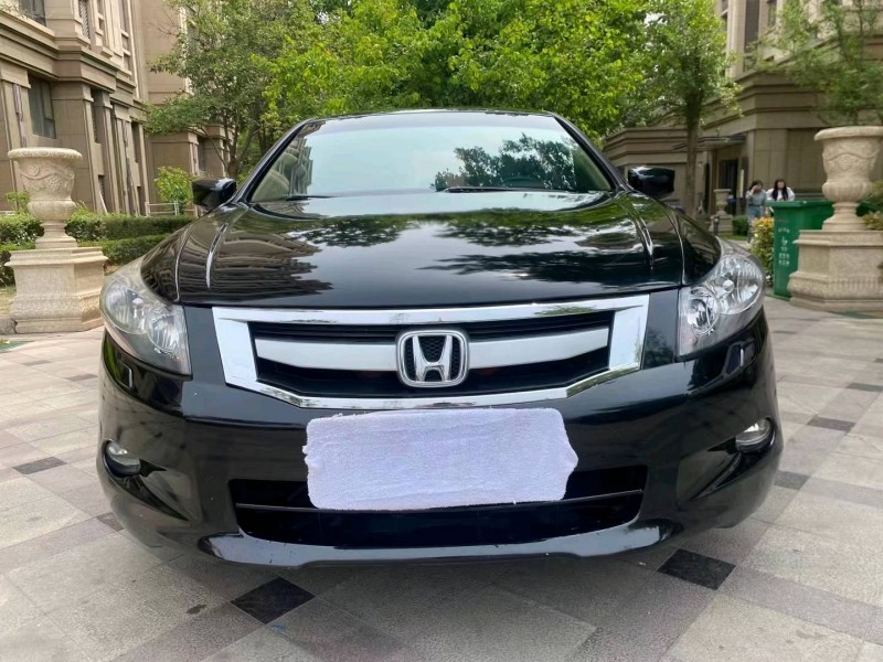 青岛10年本田雅阁8