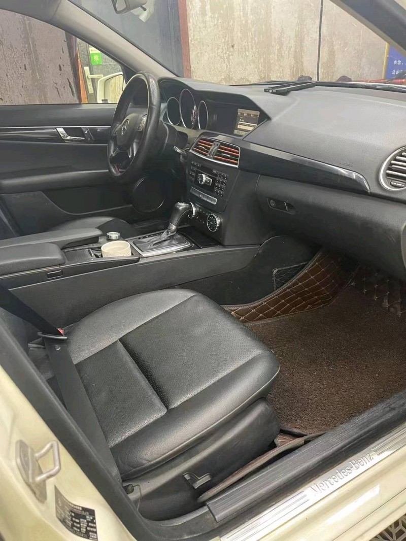 青岛13年奔驰C6