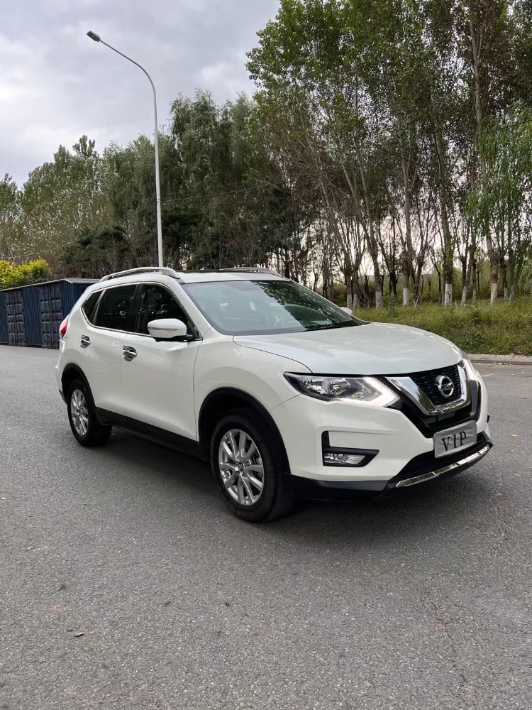 沈阳17年日产奇骏3