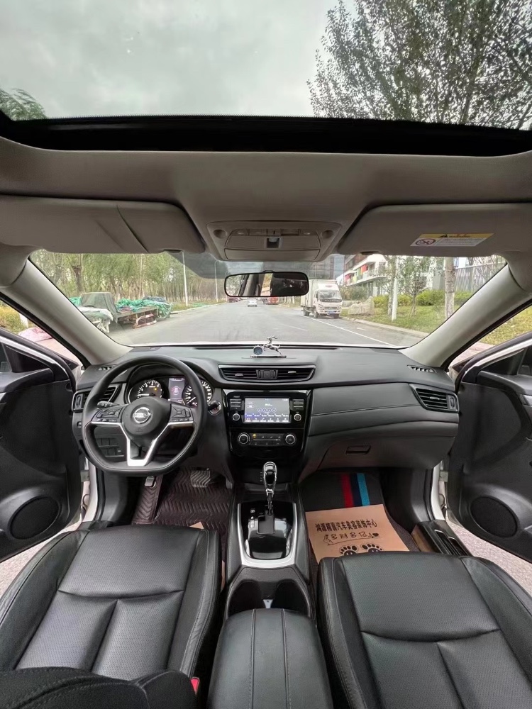 沈阳17年日产奇骏6