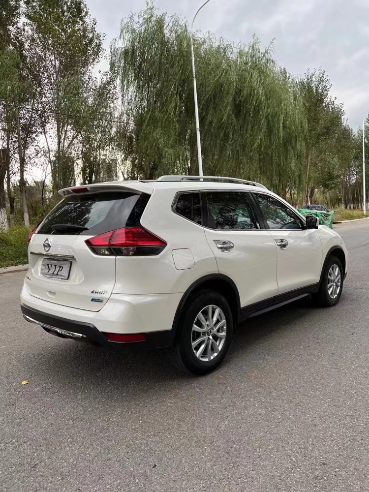 沈阳17年日产奇骏5