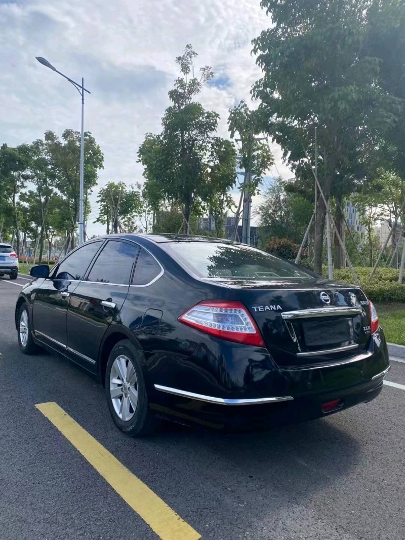 徐州12年日产天籁2