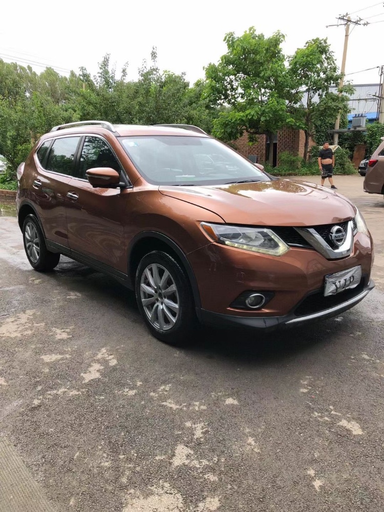 沈阳14年日产奇骏4