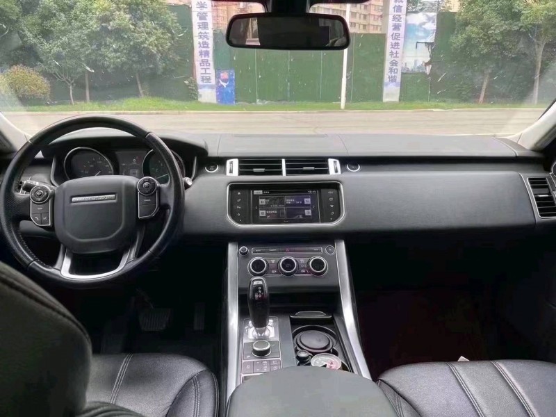 东营17年路虎揽胜运动4