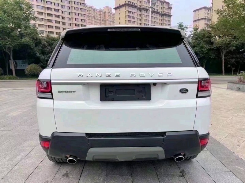 东营17年路虎揽胜运动8