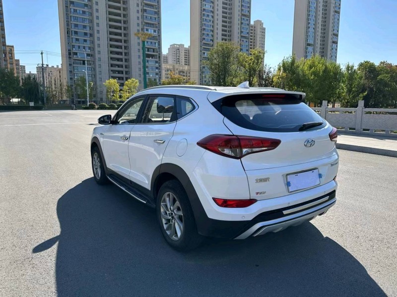 徐州17年现代途胜5