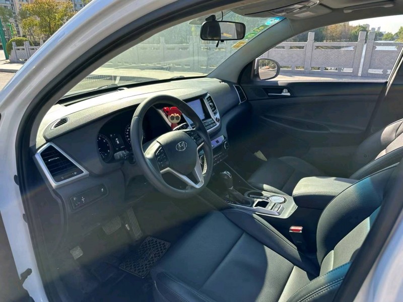 徐州17年现代途胜9