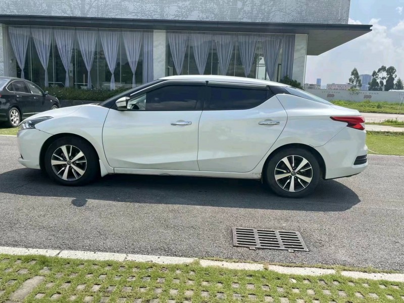 东莞18年日产蓝鸟4