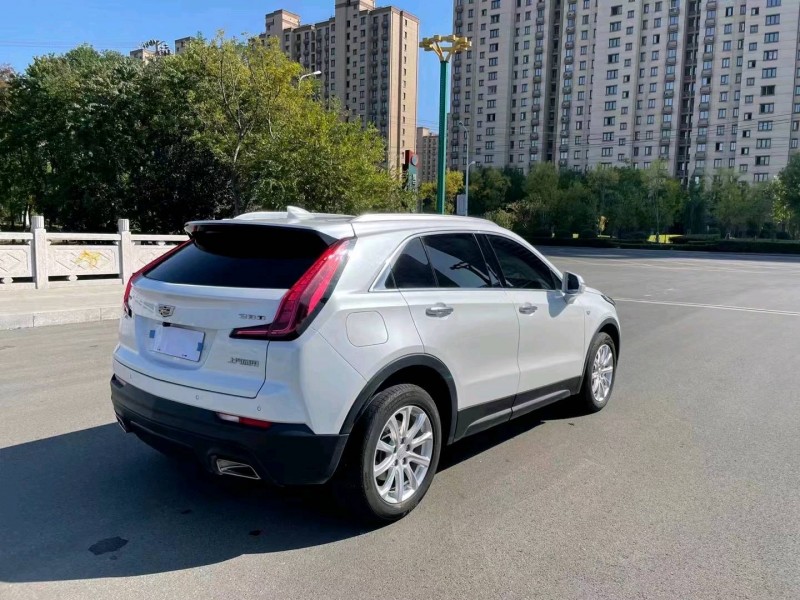 徐州20年凯迪拉克XT44