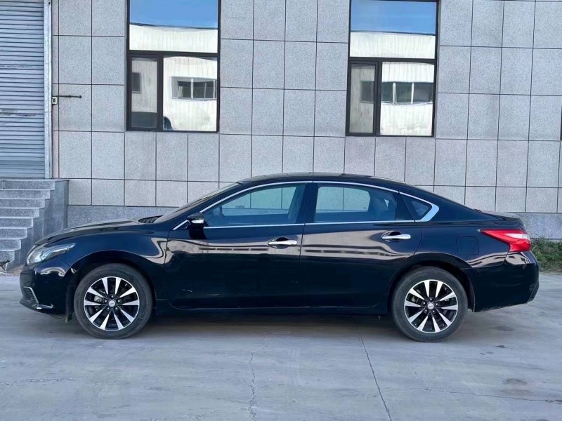 北京17年日产天籁3