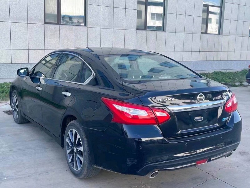 北京17年日产天籁5