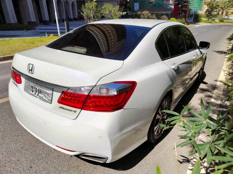 东莞16年本田雅阁6