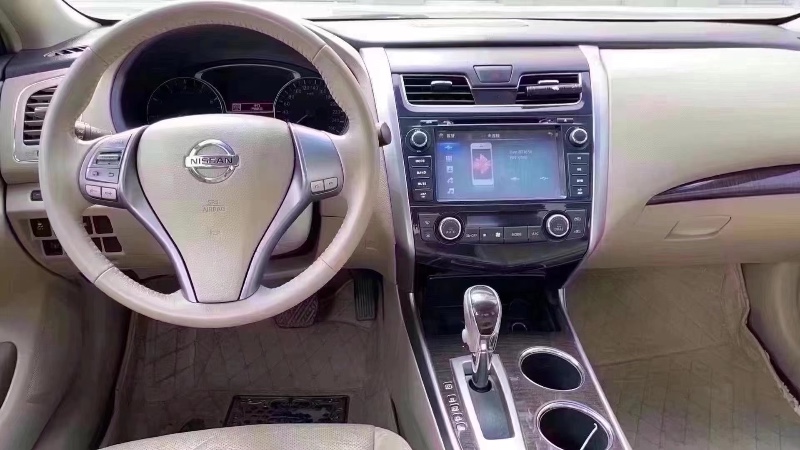 北京16年日产天籁3