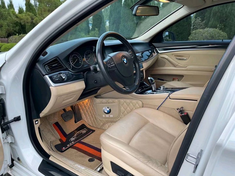 济南13年宝马3系8