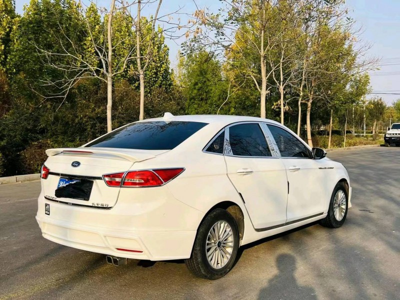 枣庄17年福特福睿斯4