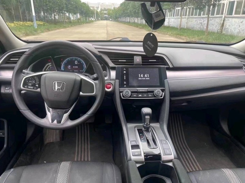 北京18年本田思域8