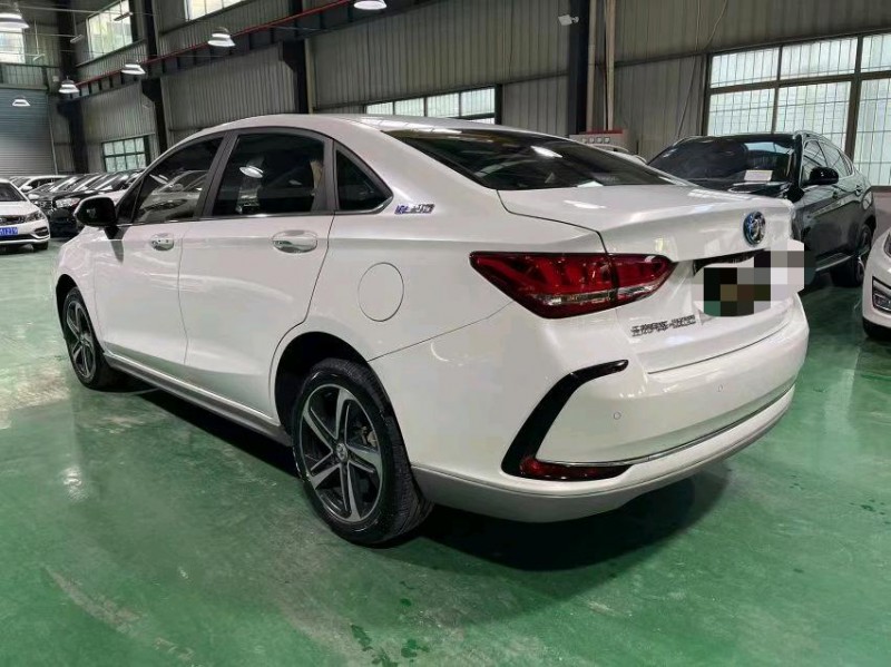 东莞21年北汽新能源EU系列9