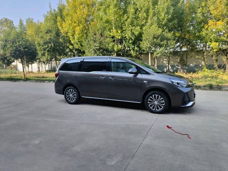 北京22年别克GL83