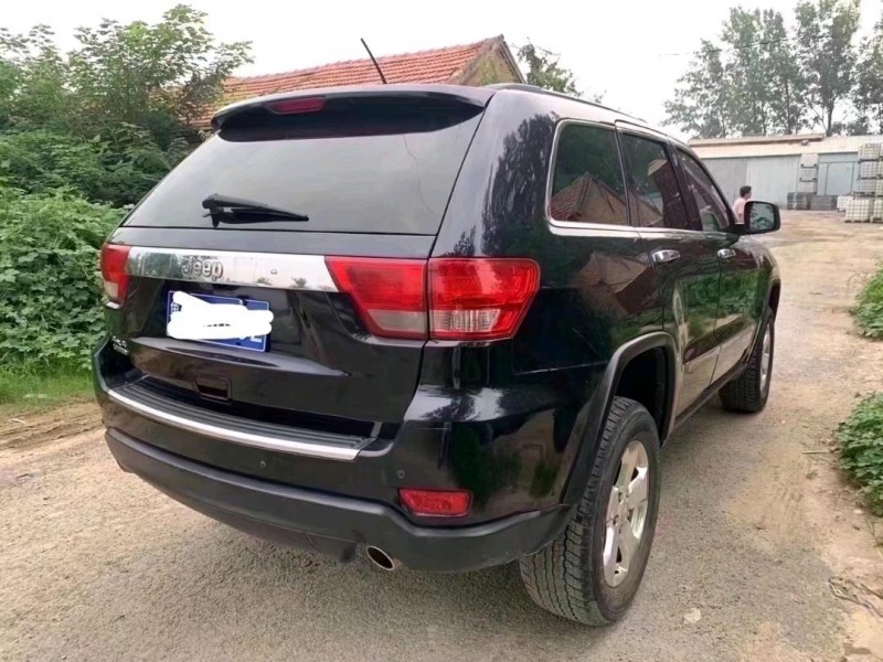 北京11年Jeep大切诺基5