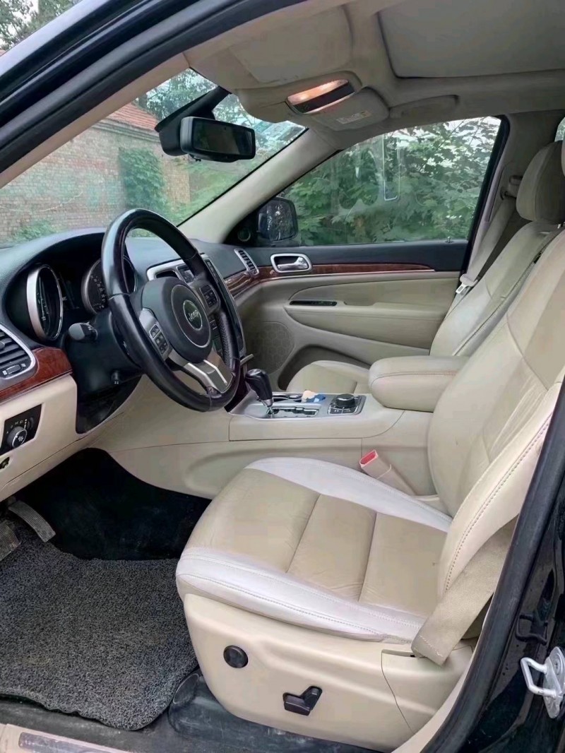 北京11年Jeep大切诺基4