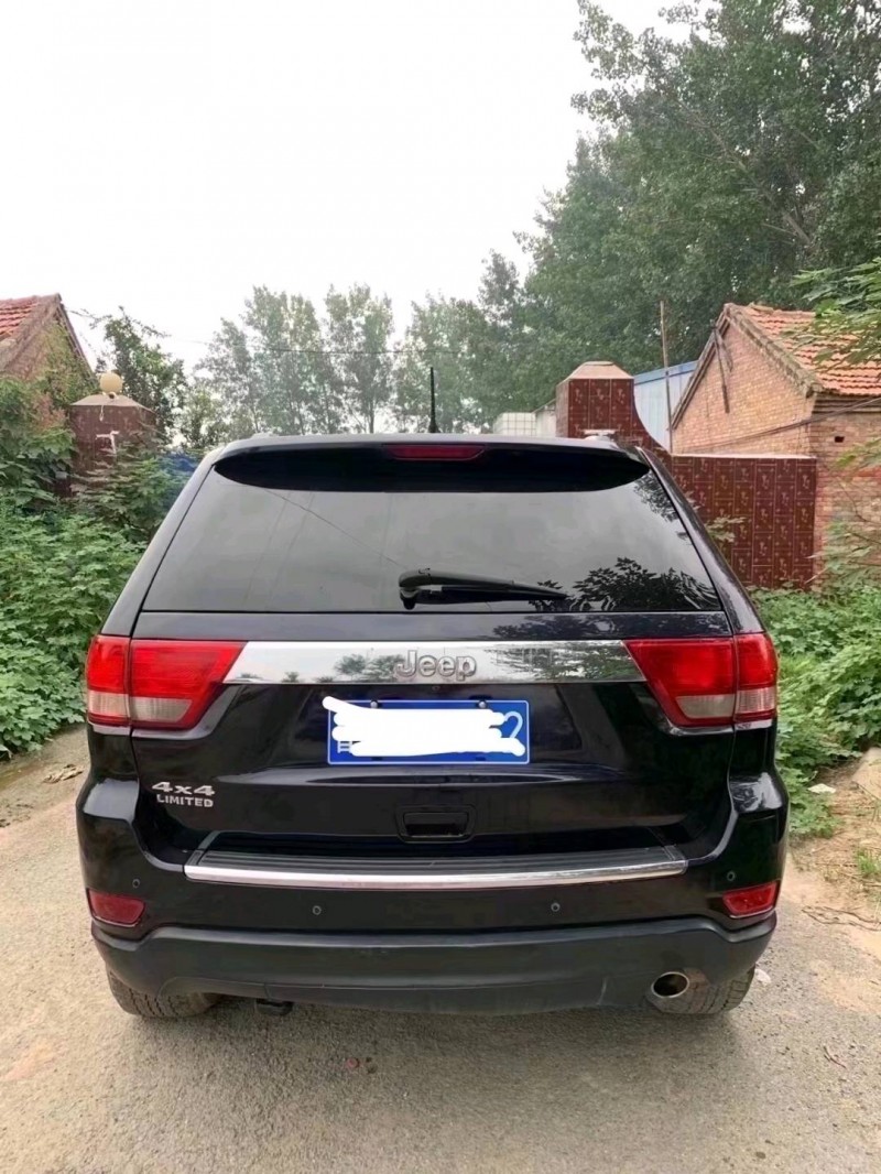 北京11年Jeep大切诺基8