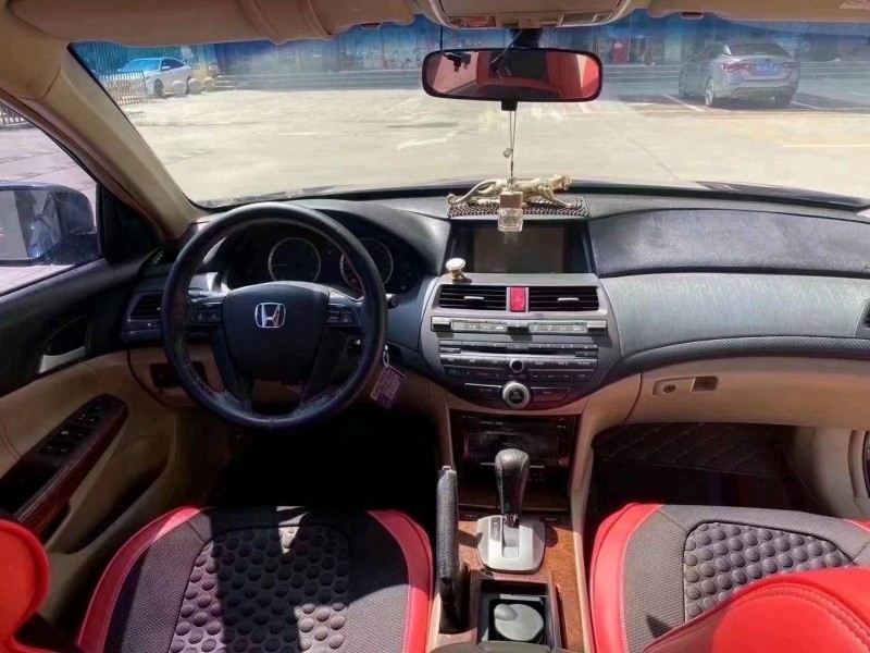 北京12年本田雅阁8