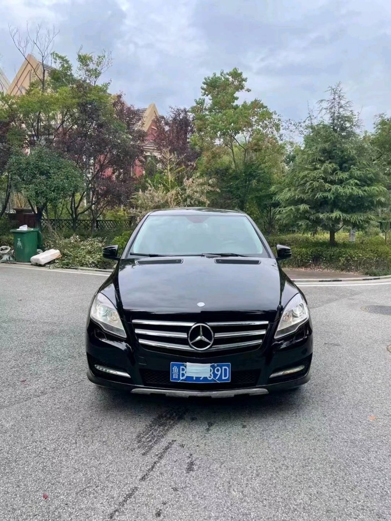 青岛13年奔驰R9