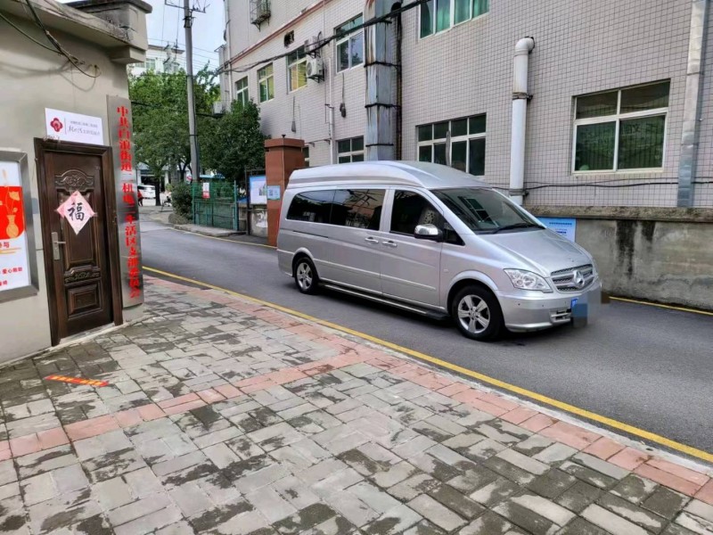 武汉14年奔驰威霆2