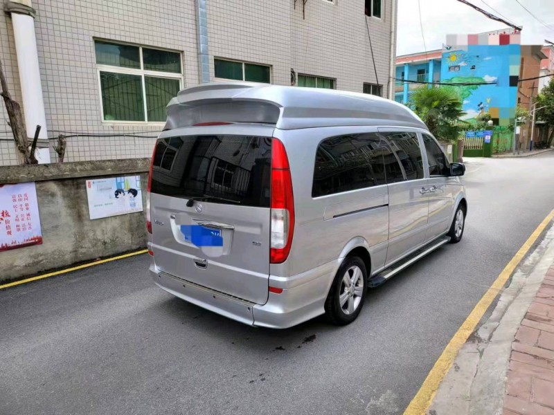 武汉14年奔驰威霆7