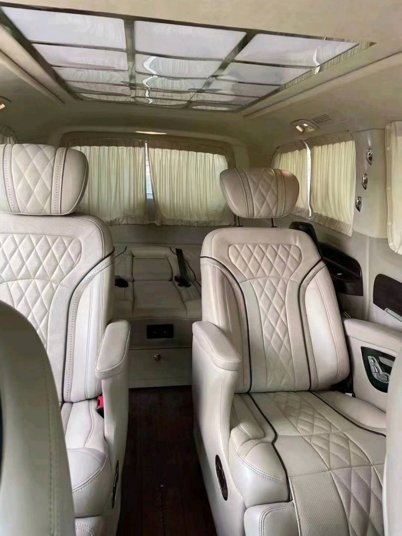 广州18年奔驰威霆6