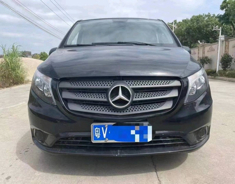 广州18年奔驰威霆1