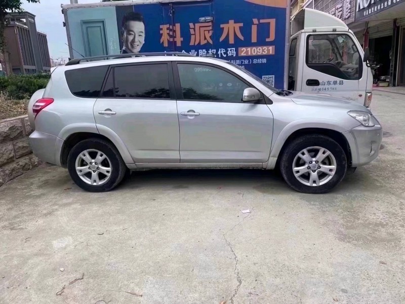 北京12年丰田RAV43