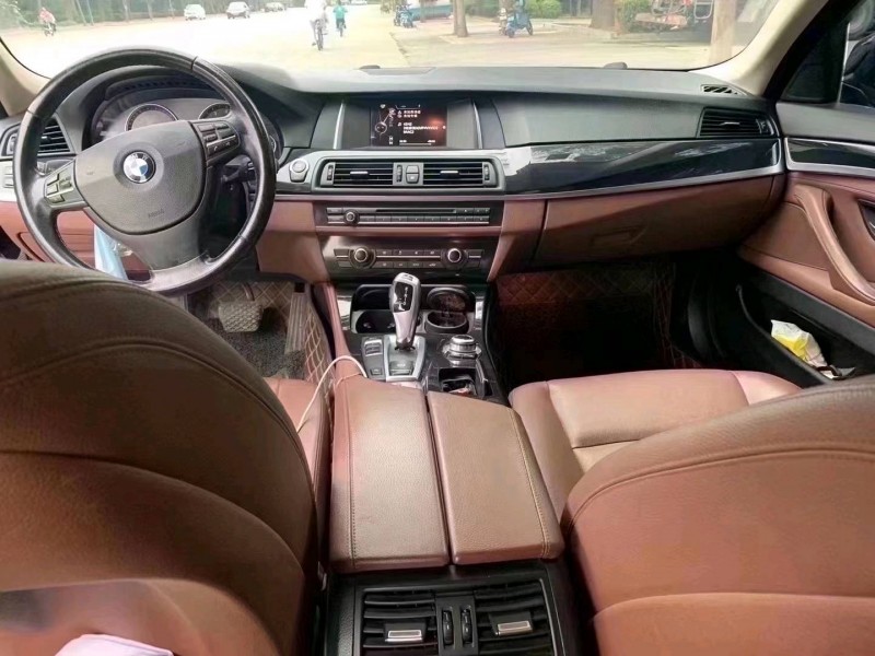 北京16年宝马5系5