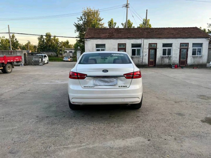 徐州15年福特福睿斯1