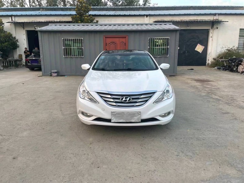 徐州13年现代索纳塔八1