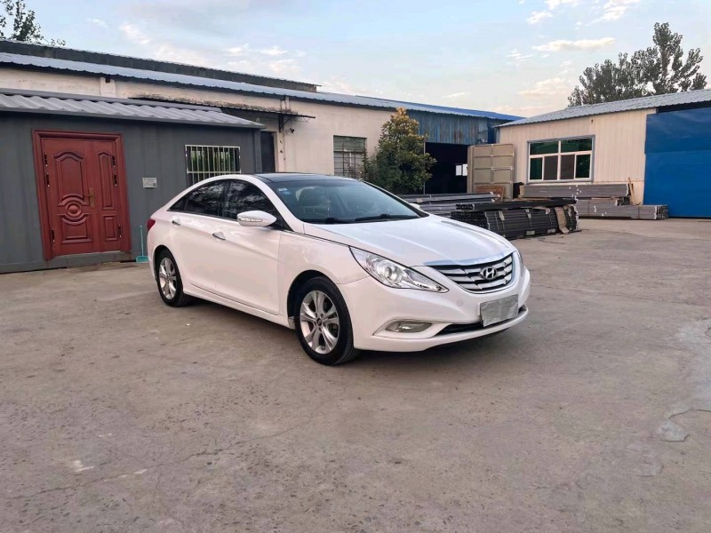 徐州13年现代索纳塔八2