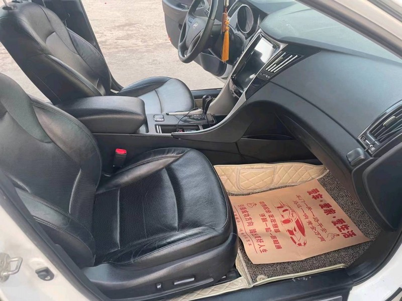 徐州13年现代索纳塔八4