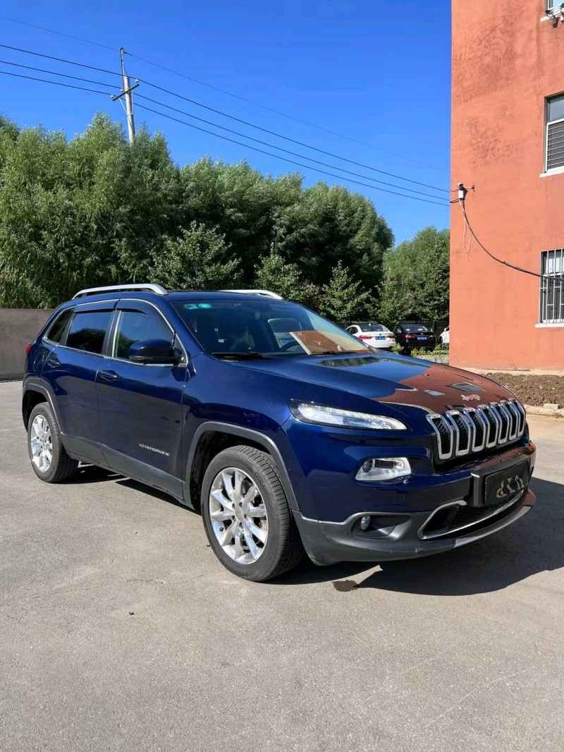 沈阳17年Jeep自由光3