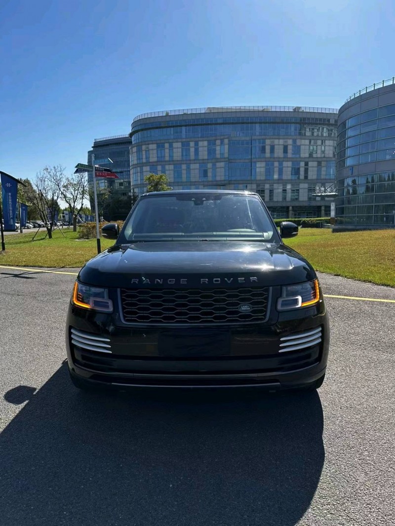 青岛18年路虎揽胜行政9