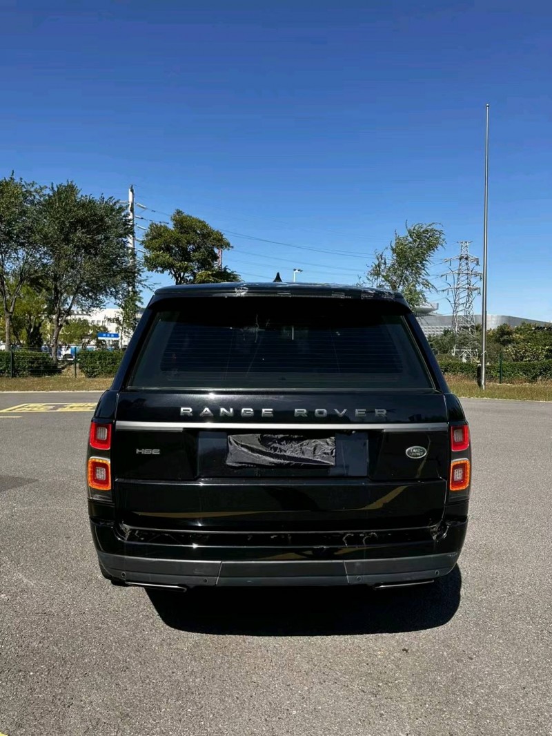 青岛18年路虎揽胜行政1