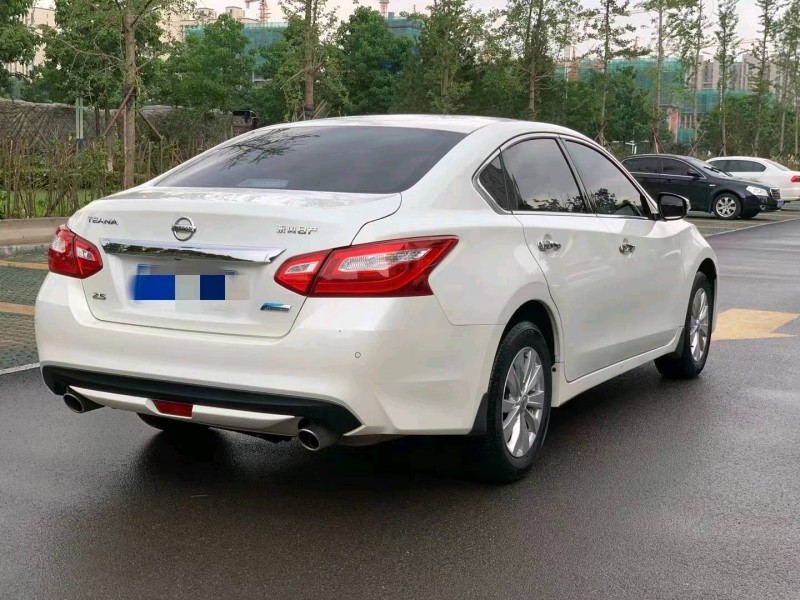 潍坊18年日产天籁5