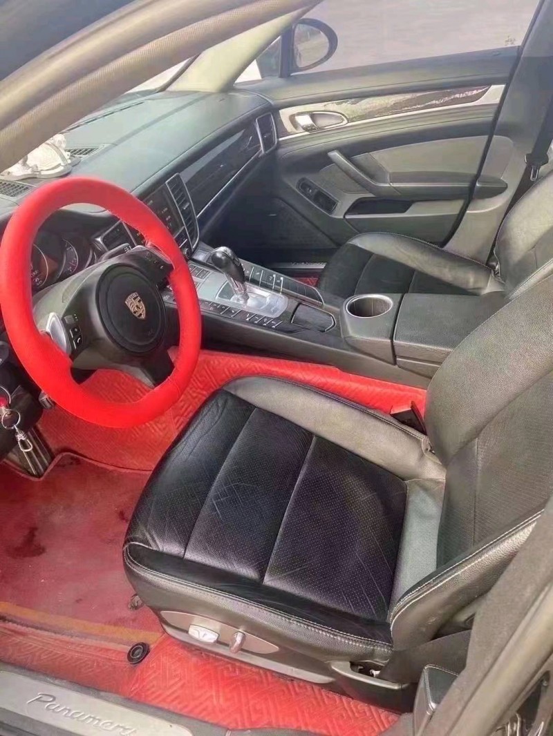 济宁11年保时捷帕拉梅拉4