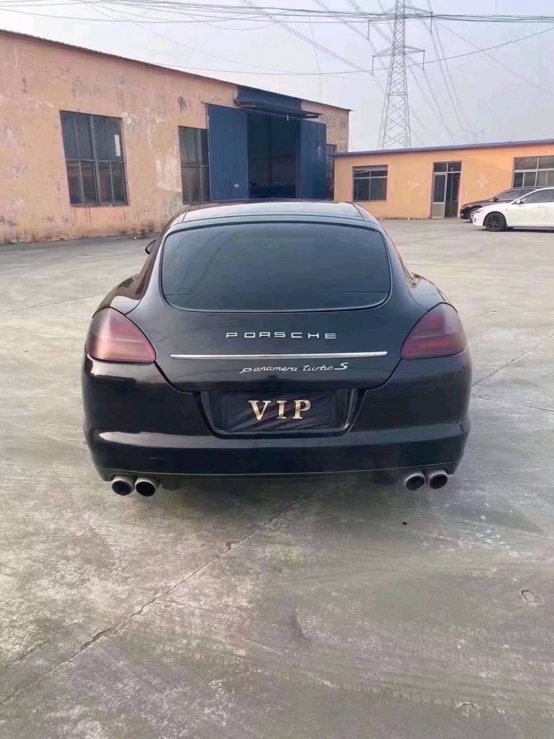 济宁11年保时捷帕拉梅拉9