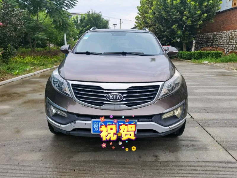 济南13年起亚智跑2