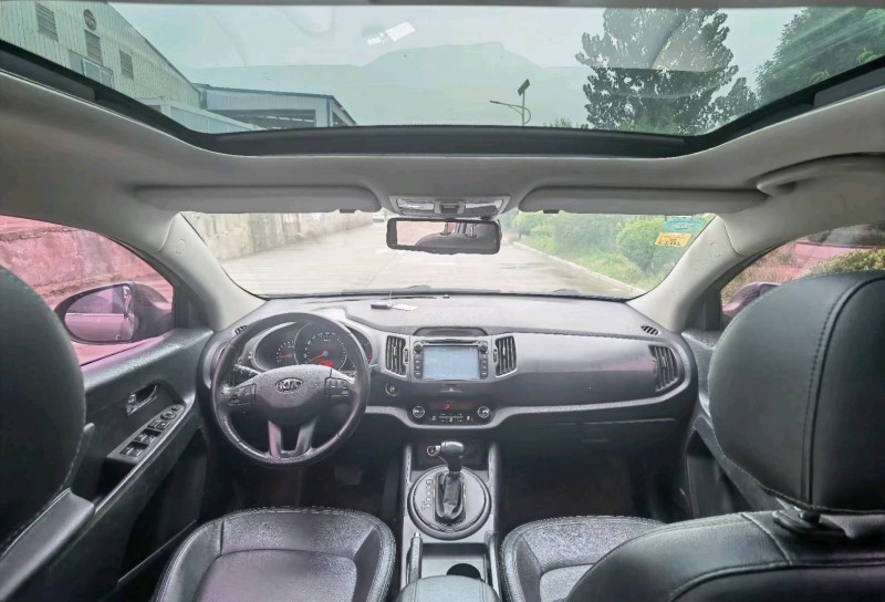 济南13年起亚智跑9