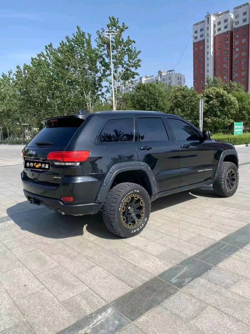石家庄14年Jeep大切诺基3