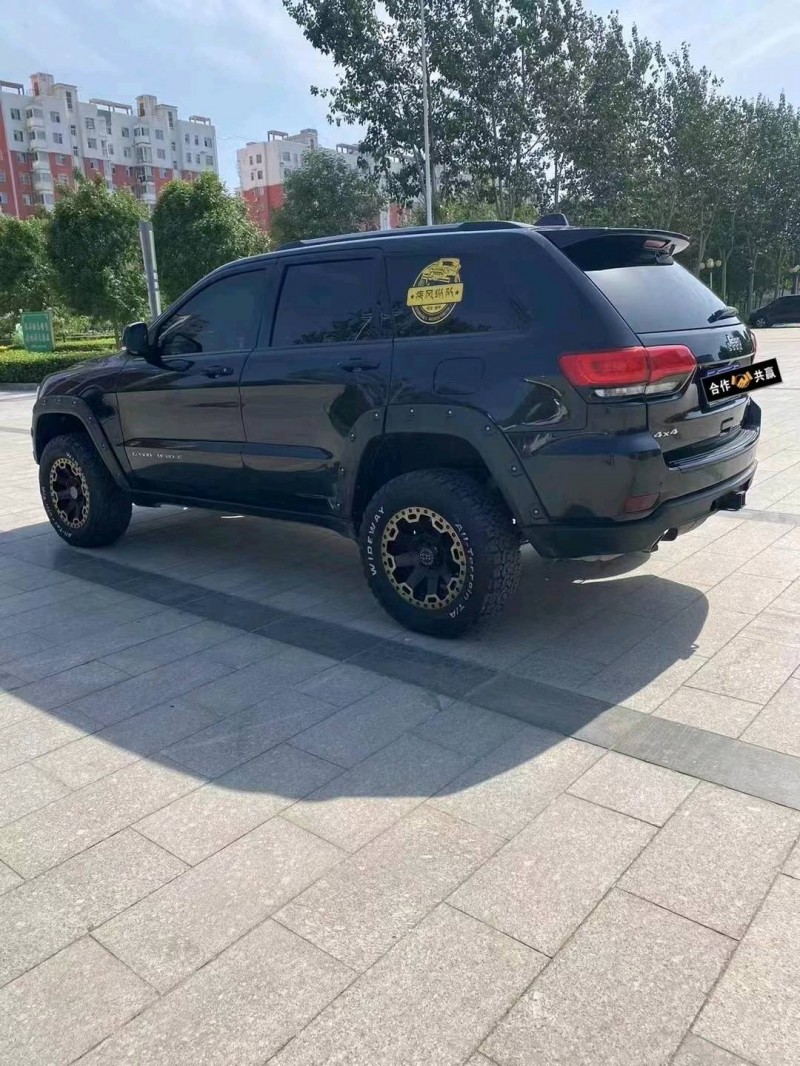 石家庄14年Jeep大切诺基7